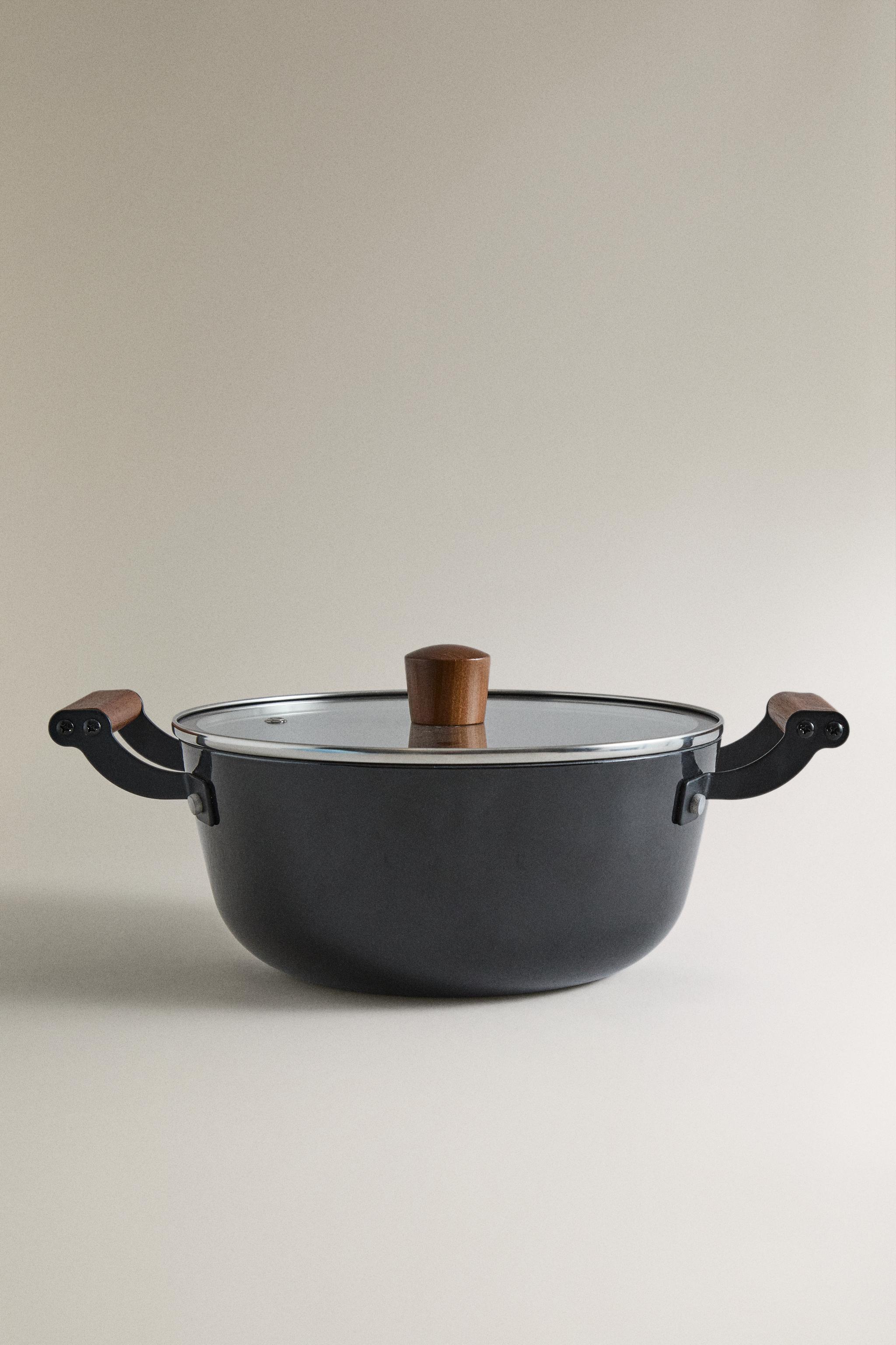 IRON POT WITH LID